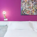 Hotela