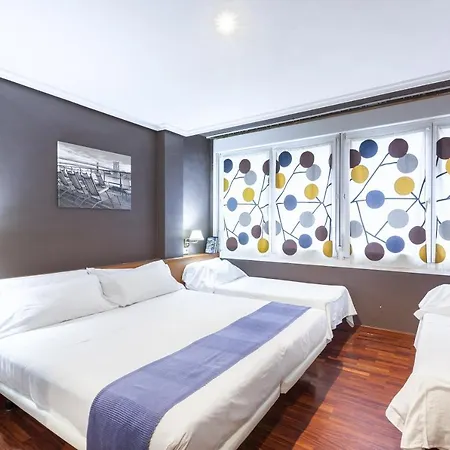 Hotel Hotela 2*