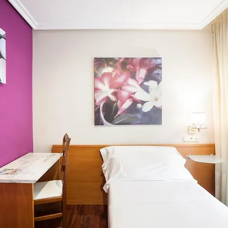 Hotela Hotel 2*
