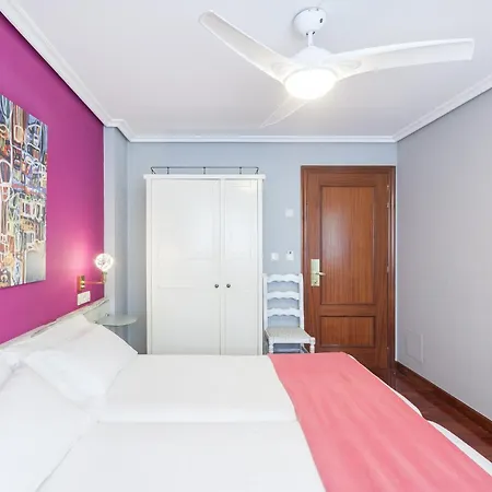 Hotel Hotela 2*