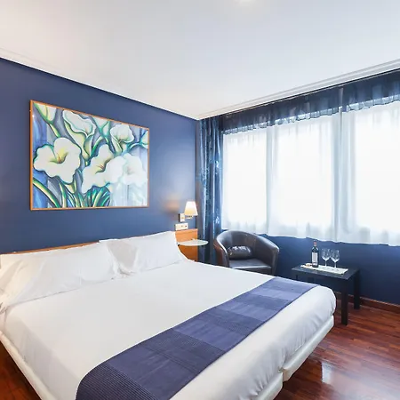 Hotel Hotela 2*